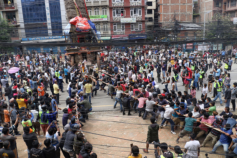 तानियाे राताे मच्छिन्द्रनाथकाे रथ