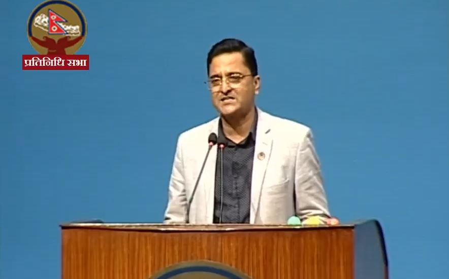 बजेट प्रस्तुत गर्दा ब्रिफकेस तोडफोड भएन