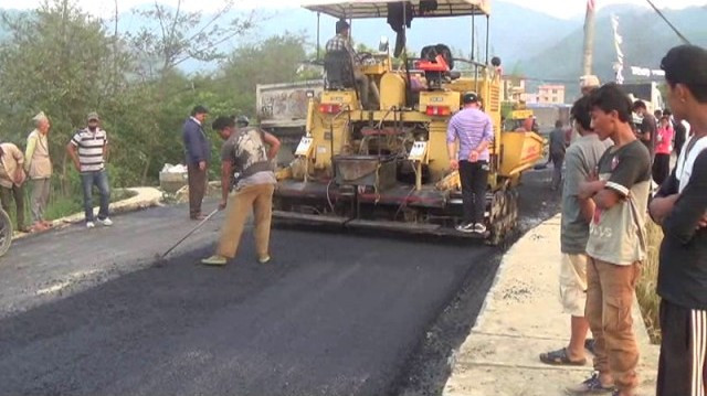 सडक सञ्जालसँग जोडिँदै हुम्ला