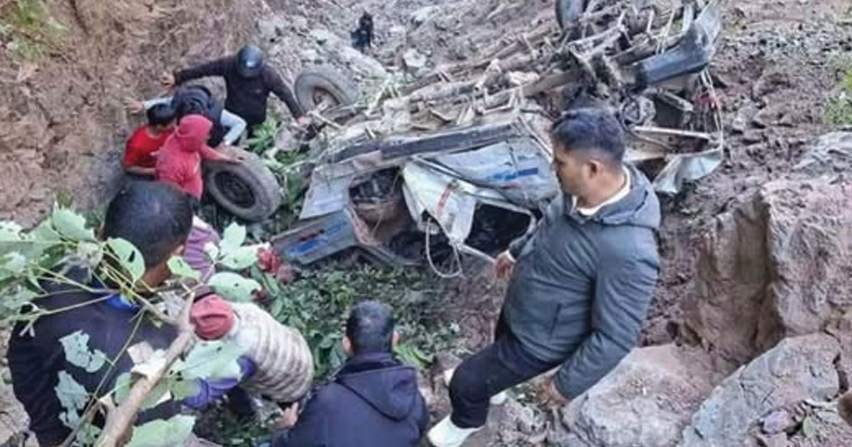 बोलेरो जिप दुर्घटनामा दुई जनाको मृत्यु, ११ जना घाइते