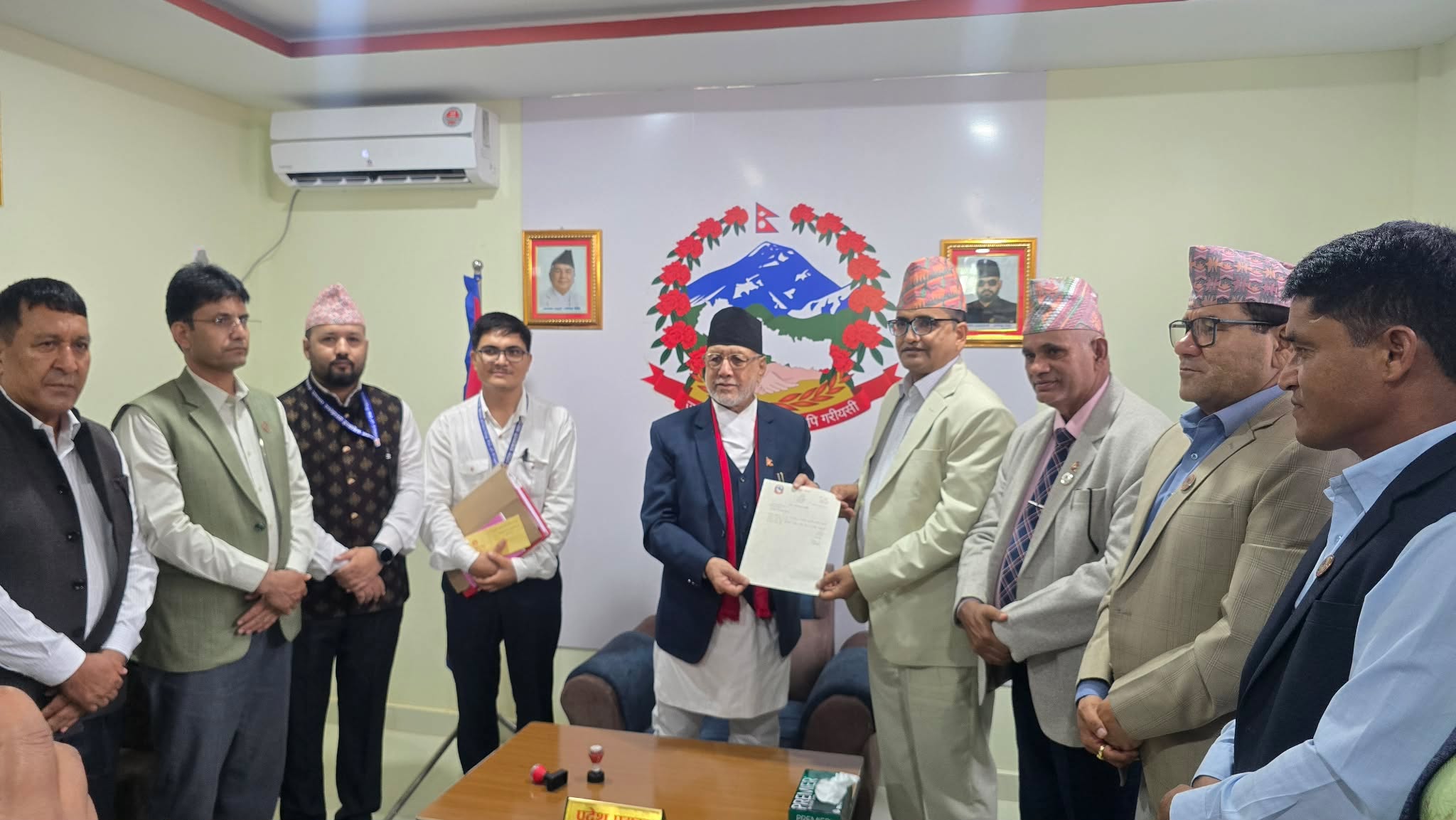 सुदूरपश्चिमको मुख्यमन्त्रीमा खगराज भट्ट नियुक्त