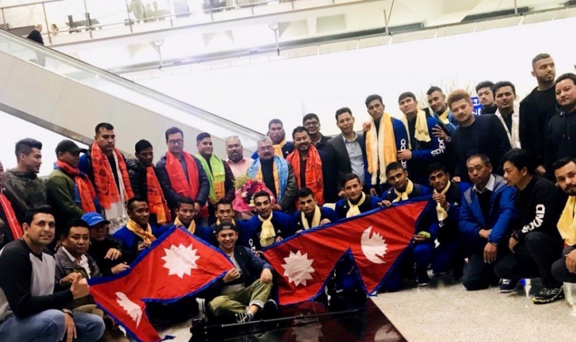 मैत्रीपूर्ण खेलका लागि नेपाली भलिवल टोली हङकङमा