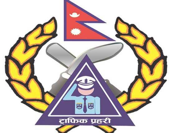 दुई चालक नराख्ने सवारी साधन कारबाहीमा