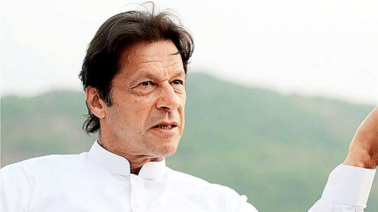 पाकिस्तानी प्रधानमन्त्री खान विश्वासको मत प्राप्त गर्न सफल