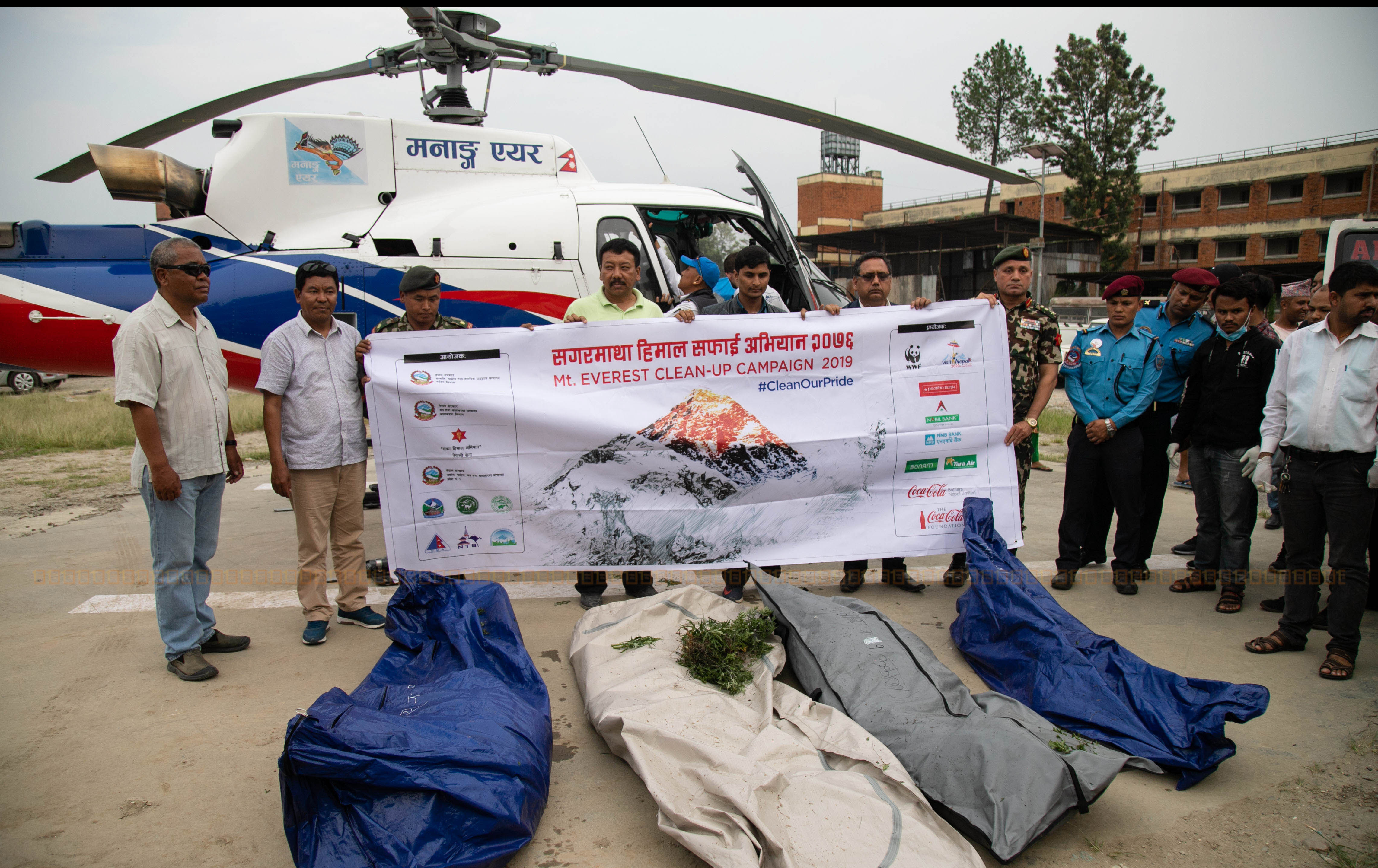 सगरमाथा क्षेत्रमा भेटिएका शव काठमाडाैं ल्याइयाे