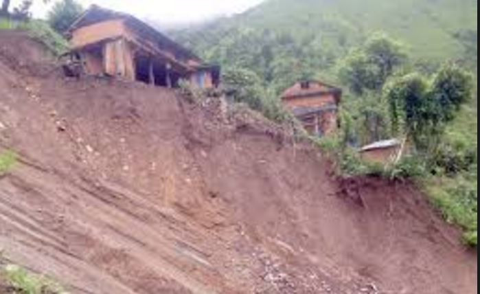 दक्षिण ललितपुरमा पहिरो, घर पुरिँदा बालकको मृत्यु