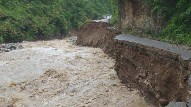 पचास परिवार बाढीको जोखिममा