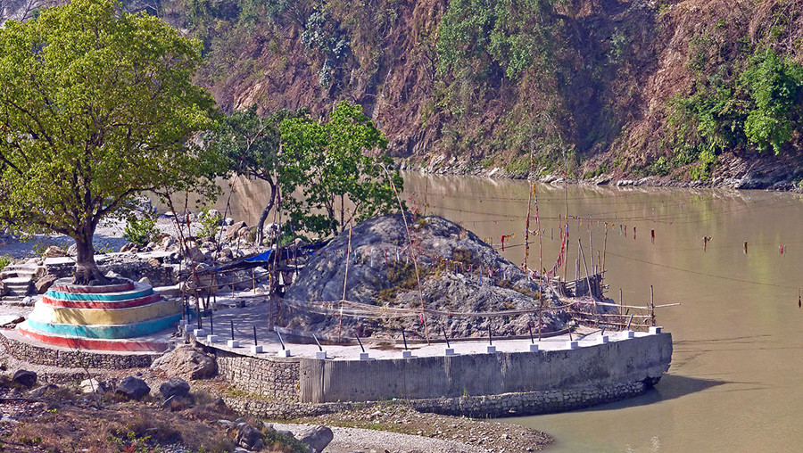 एसियाकै ठूलो शालिग्राम संरक्षण अभावमा जीर्ण