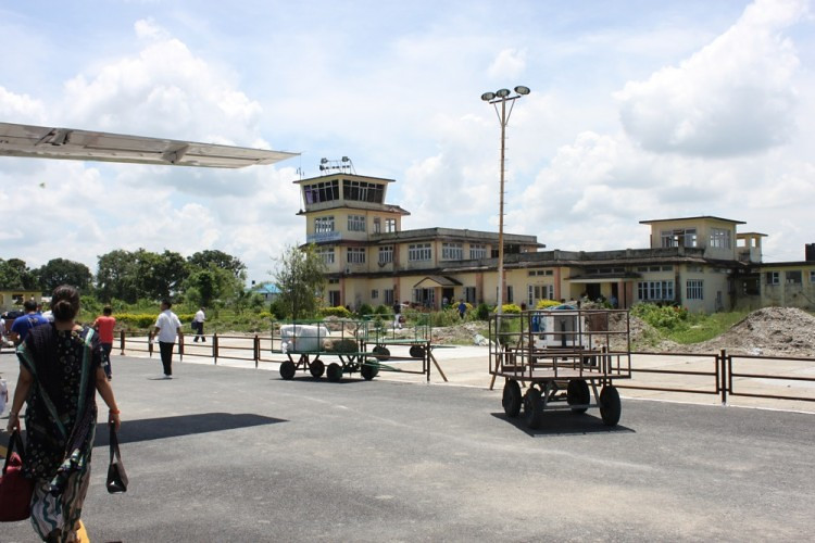 मर्मतका लागि भद्रपुर विमानस्थल १० दिन बन्द, भद्रपुरकाे उडान विराटनगरबाट