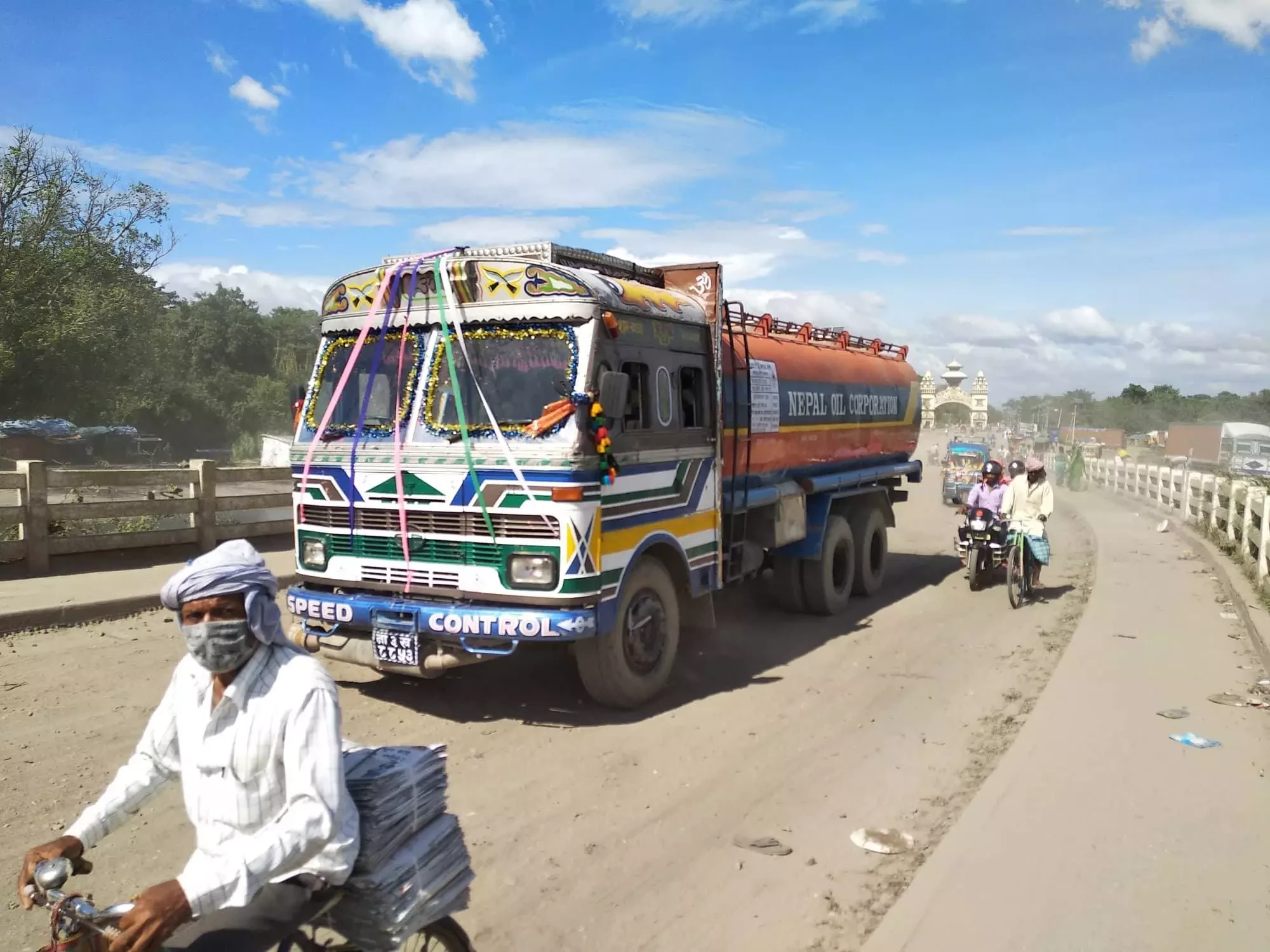 अपहरणमा परेकाे भनिएकाे तेलकाे ट्यांकर रित्ताे भेटियाे, कहाँ लगियाे झन्डै २० लाखकाे तेल ?