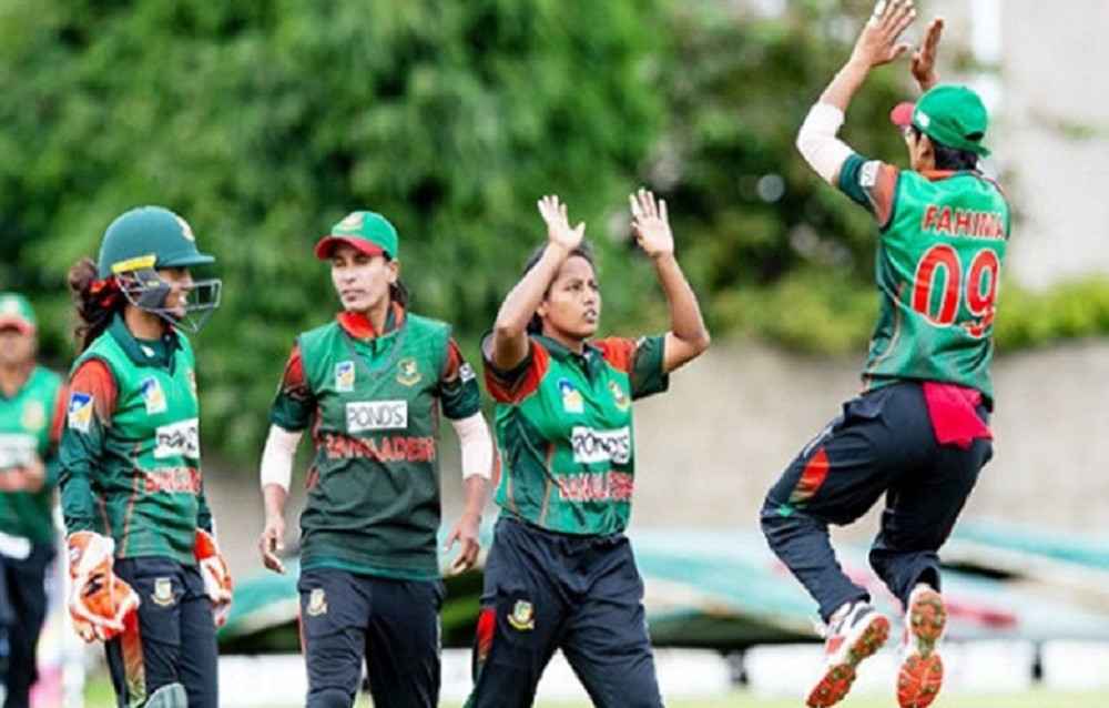 साग महिला क्रिकेट : २ रनले हराउँदै बंगलादेशले उचाल्याे उपाधि