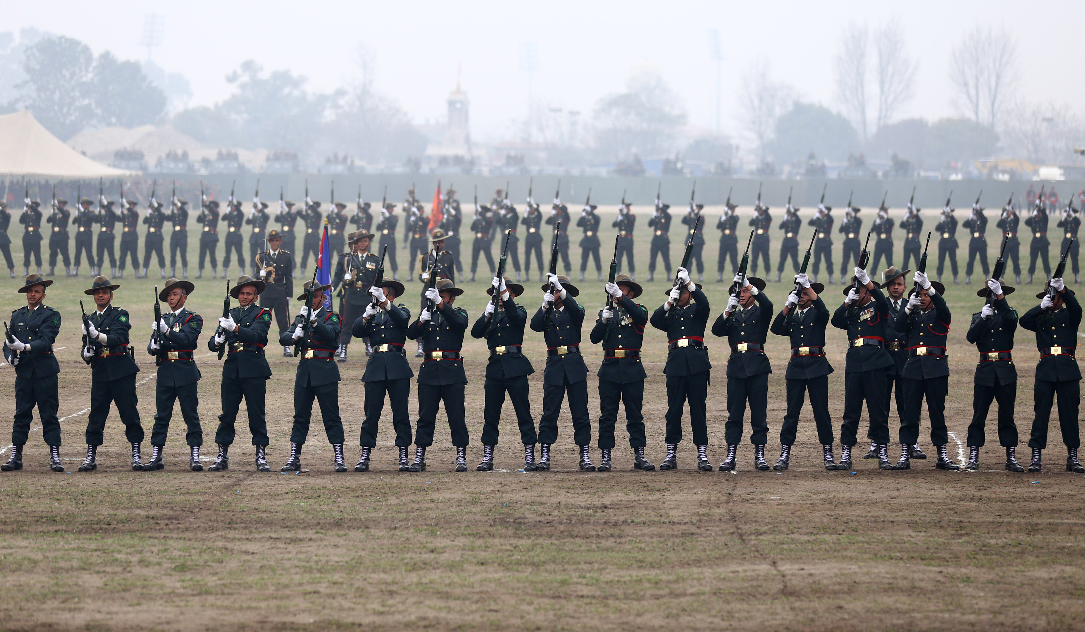 सेना दिवसमा टुँडिखेलमा बढाइँ (फाेटाे फिचर)