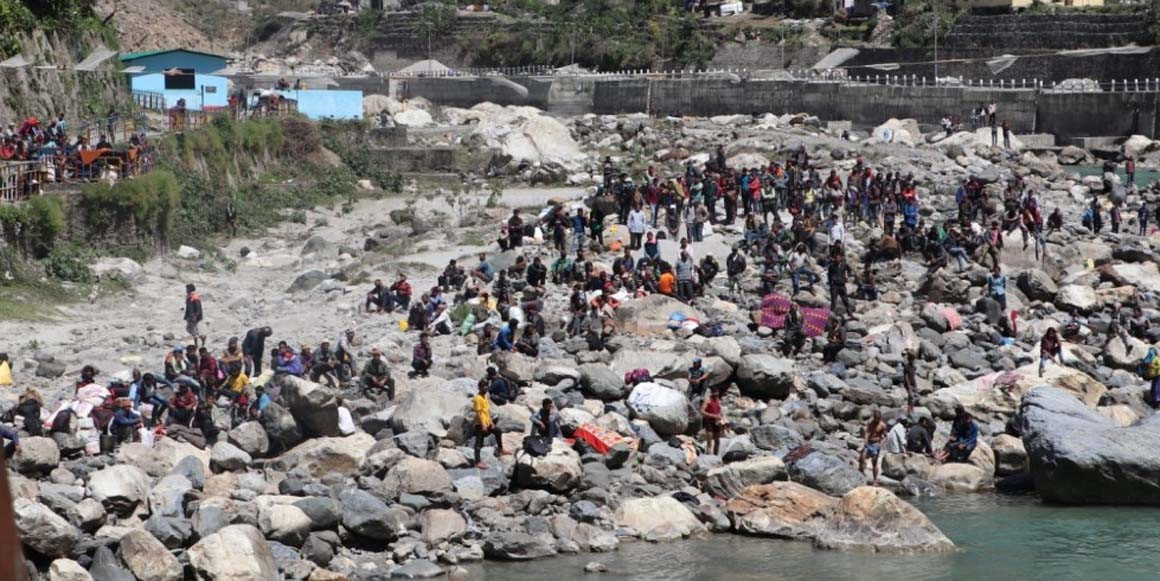 धार्चुलामा अलपत्रबारे बुझ्न बझाङ र बैतडीका जनप्रतिनिधि दार्चुलामा