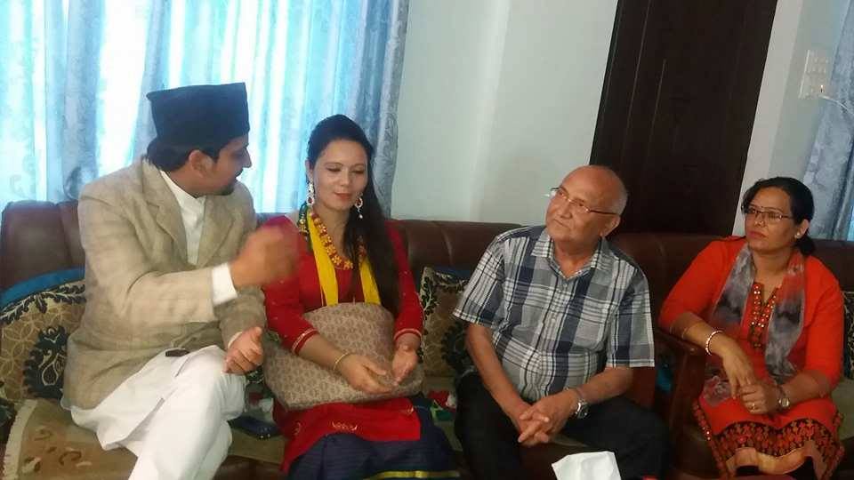 ओलीले कलाकारलाई भने ‘रेकर्ड होइन लाइभ नै सुनौ’ (भिडियोसहित)