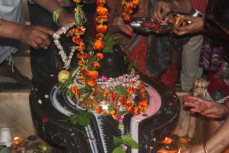 सोमबार किन गरिन्छ भगवान शिवको पूजा? श्रावण महिनामा व्रत बस्ने परम्परा र शास्त्रीय आधार
