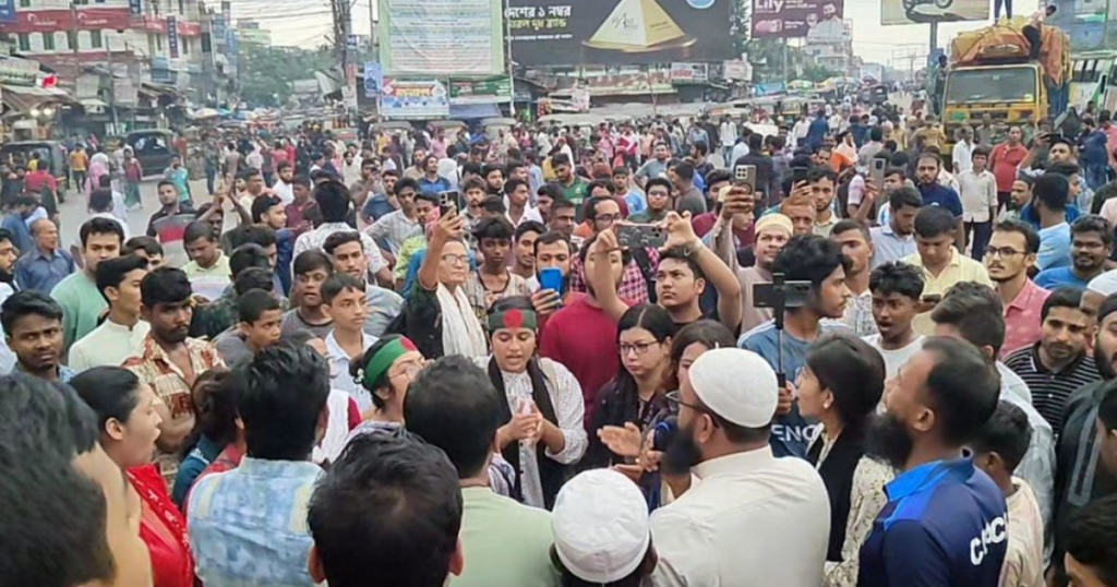 बंगलादेशमा युवा र्‍यालीमा झडप, सुरक्षाकर्मीको गोलीबाट ४ को मृत्यु, कर्फ्यु लागू