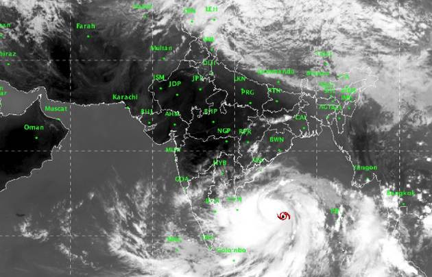 आँधीको डरले आठ लाख मानिसलाई सुरक्षित स्थानमा सारियो