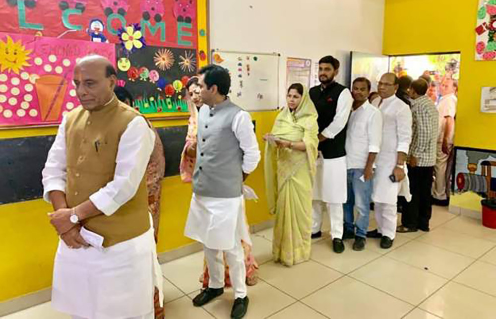 लोकसभाका ५१ सिटका लागि आज मतदान जारी