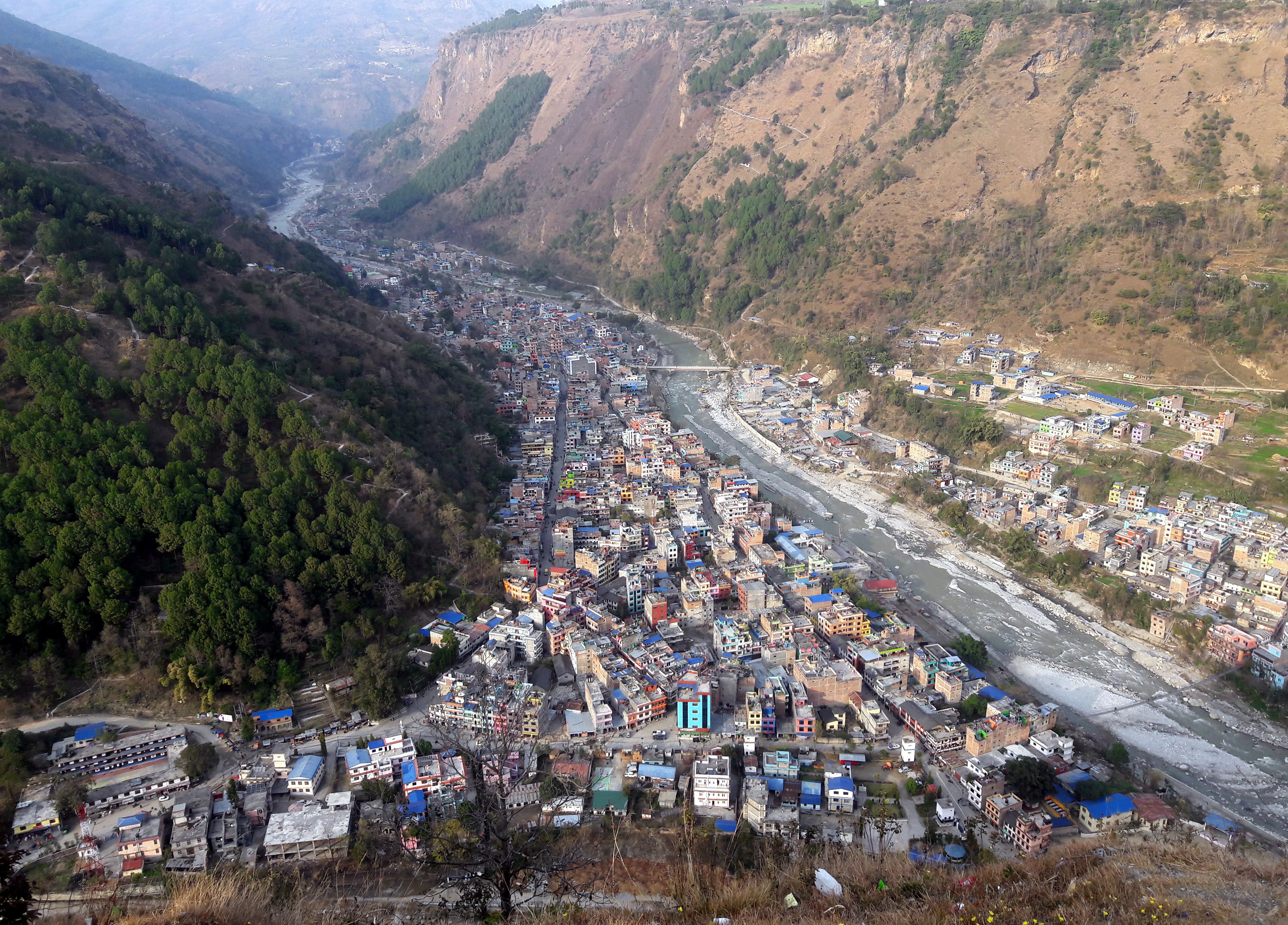 आहा ! लाेभलाग्दाे बेनी बजार