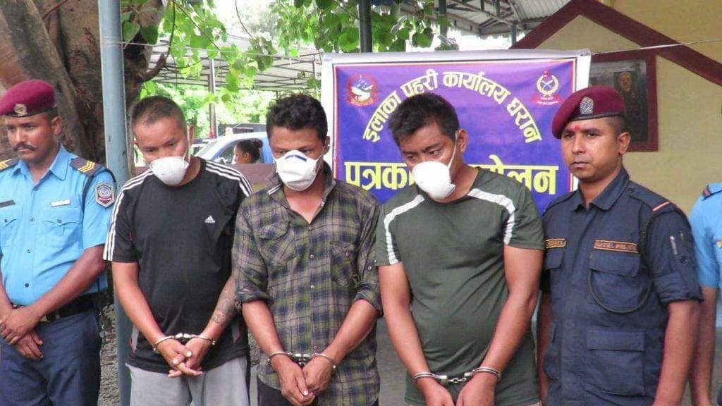 पेस्तोल र गोली सहित ३ जना पक्राउ