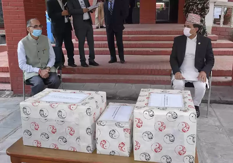 काेराेनाकाे उपचारका लागि भारतले नेपाललाई दियाे २३ टन औषधि