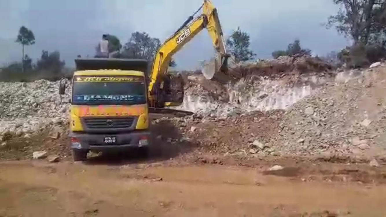 घोराही सिमेन्टको दादागिरी, विभागको निर्देशन विपरित अबैध उत्खनन 