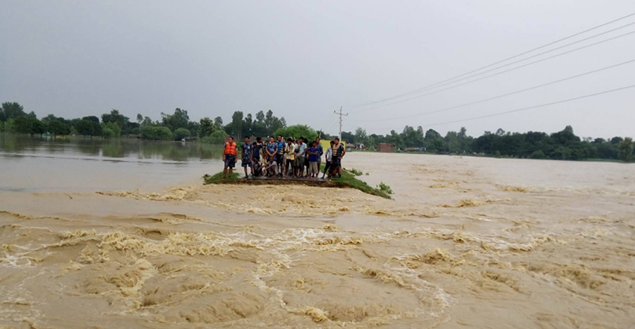 बाढी र पहिरोबाट ६४ को मृत्यु, ३६ वेपत्ता, १९ हजार परिवार विस्थापित 
