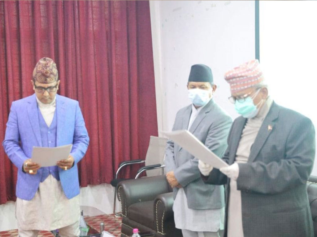 मनाङ्गेले लिए दोस्रो पटक सपथ