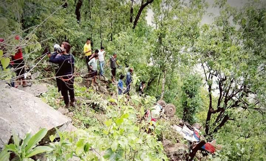 कर्णाली नदीमा बस खस्दा मृत्यु हुने सबैको सनाखत 