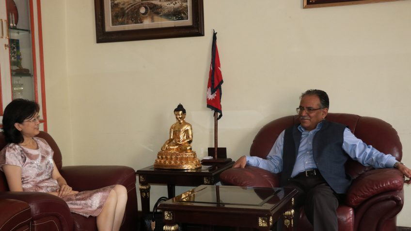 नेपाल चीन सम्बन्धबारे छलफल प्रचण्ड र होङबीच छलफल