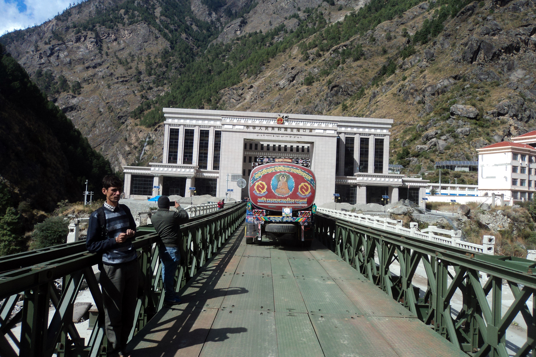 रसुवागढी नाका ६ दिनका लागि बन्द
