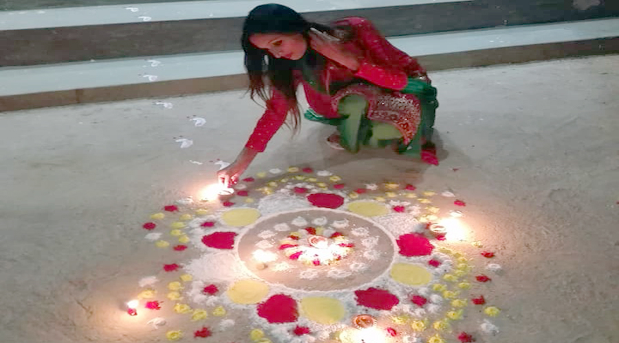 धनधान्य र सम्पन्नताकी देवी लक्ष्मीको पूजा र दीपावली (फोटोफिचर)