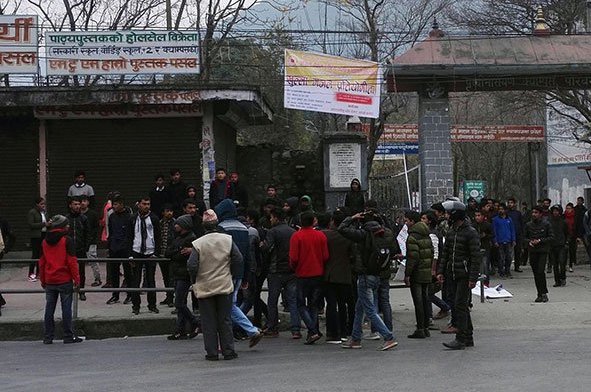 कास्कीमा गाडीको ठक्करबाट विद्यार्थीको मृत्यु भएपछि तनाब