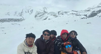 ५ हजार ३० मिटर उचाइमा ११ जनाको आमरण अनशन, तीन दिन बित्दा पनि माग सम्बोधन भएन
