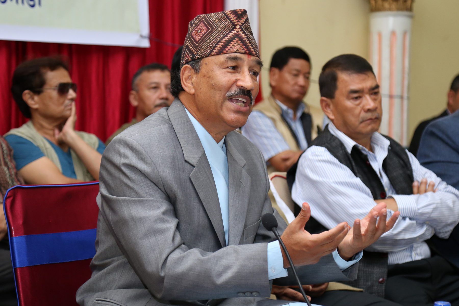 राप्रपाको कार्यसम्पादन समितिको बैठक चार घण्टाको लागि स्थगित 