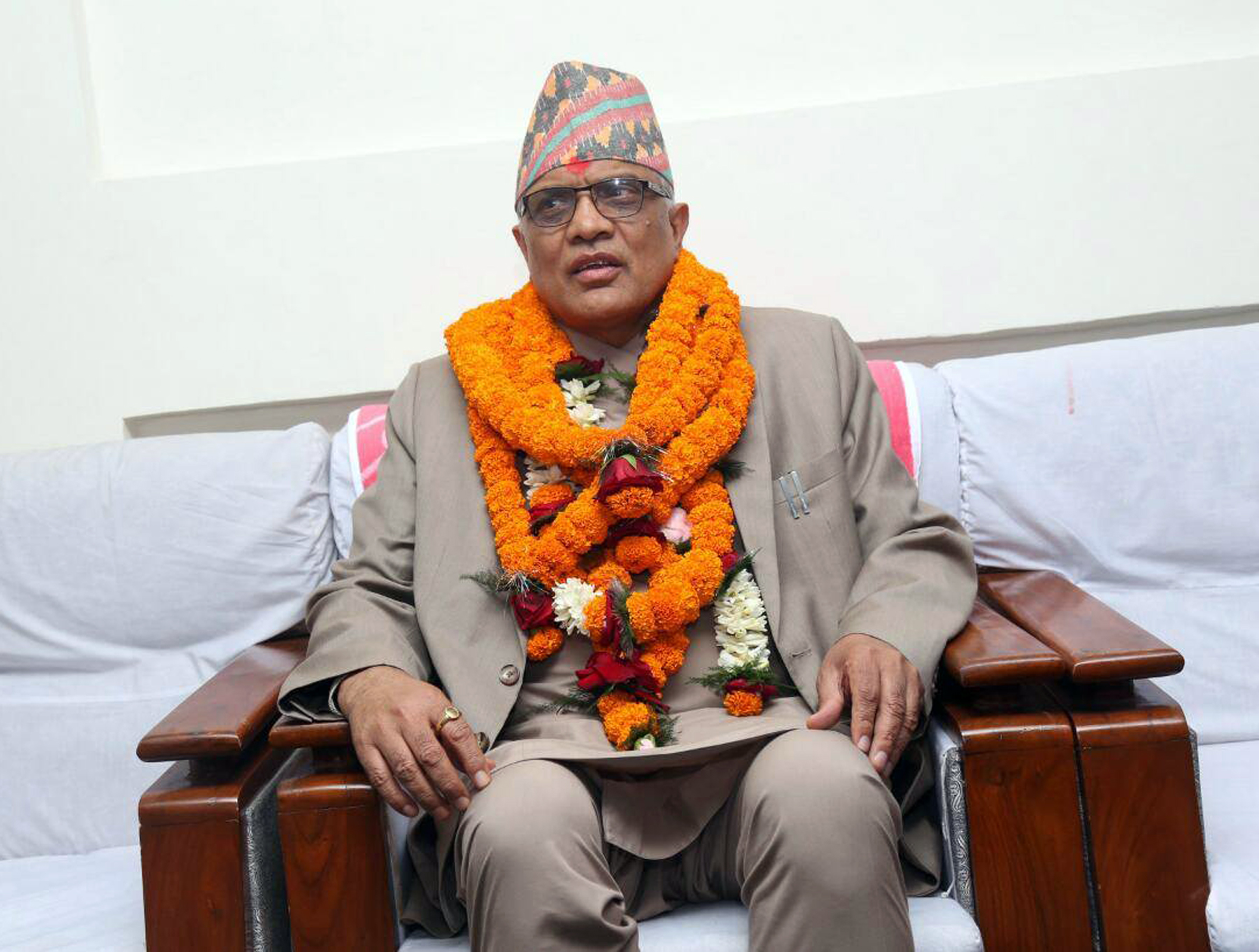कामु प्रधानन्यायाधीशमा गोपाल पराजुली, अाइतबार राति नै पदबहाली 