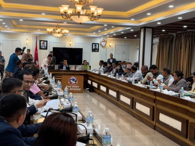 मधेसको तनावपछि गृहमन्त्री र उद्योगमन्त्रीद्वारा सांसदसँग छलफल