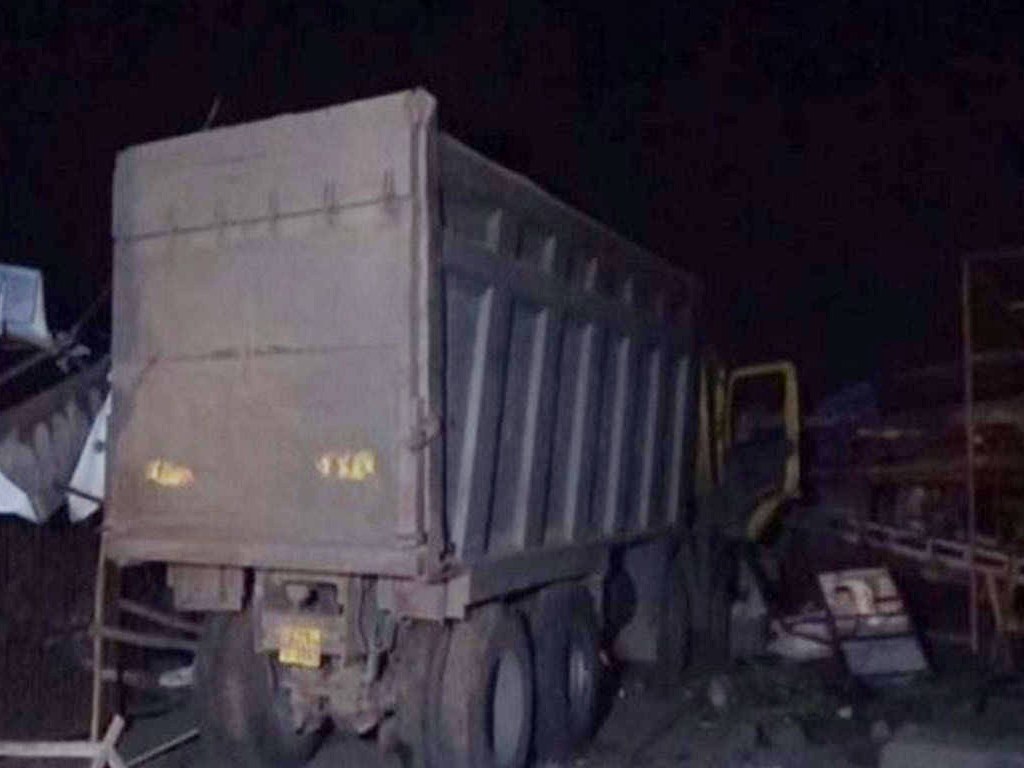 सुतिरहेका मजदुरमाथि ट्रक गुड्दा १५ जनाको मृत्यु