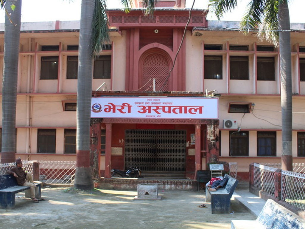 भेरी अस्पतालको क्वाटरमा निसास्सिएर एकै परिवारका चार जनाको मृत्यु