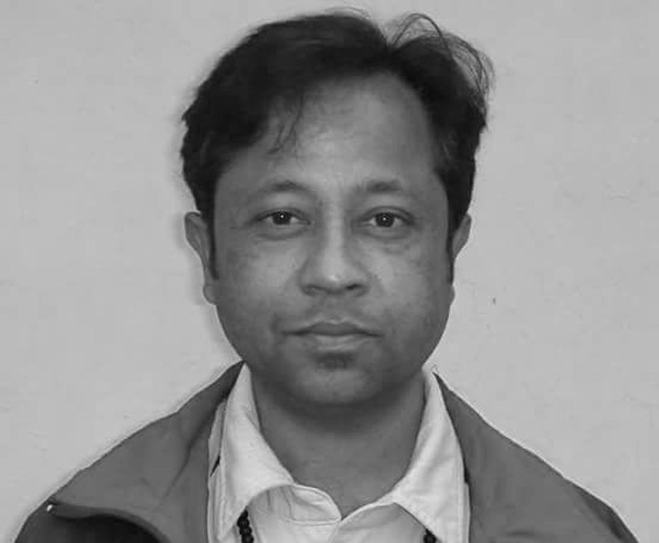 उपसचिव अाचार्यले गरे अात्महत्या