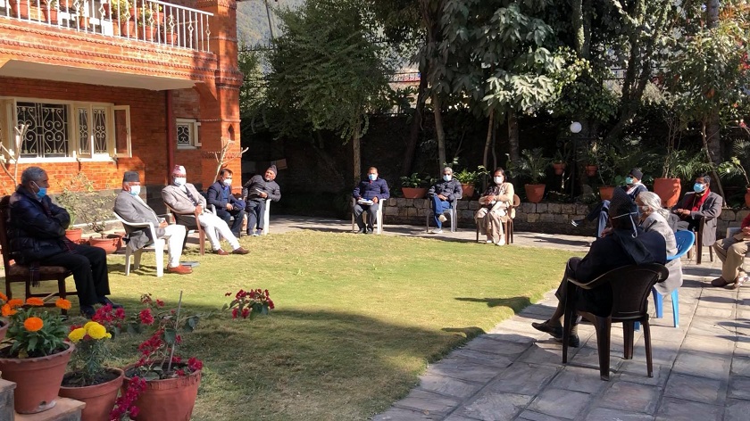 बूढानीलकण्ठमा  कांग्रेस पदाधिकारी बैठक जारी