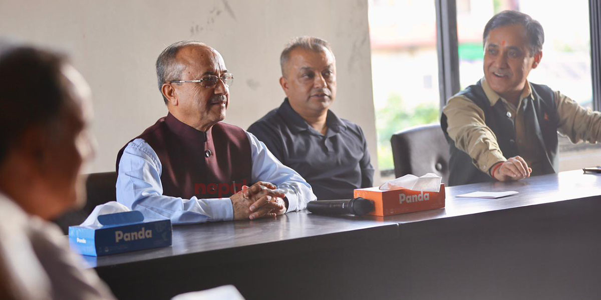सभापति अनुपस्थित रहँदा उपसभापति खड्काको अध्यक्षतामा कांग्रेस पदाधिकारी बैठक