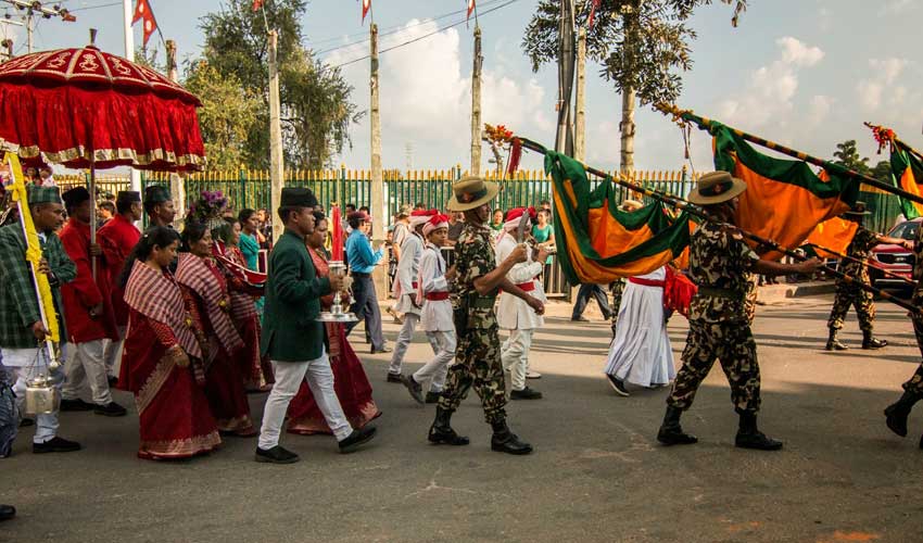 नवरात्रीको सातौँ दिन आज सप्तमी, घर–घरमा फूलपाती भित्र्याइँदै