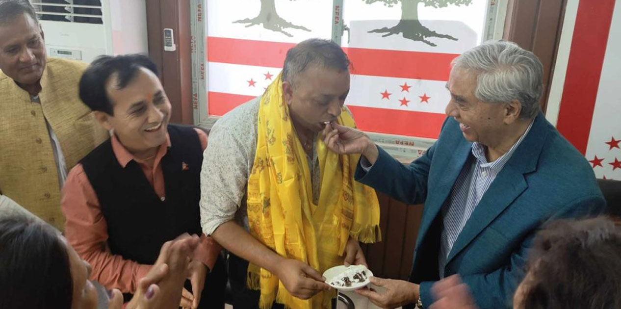 कांग्रेस केन्द्रीय सदस्य समितिको बैठकमै थापाको ‘बर्थ डे’ सेलिब्रेसन