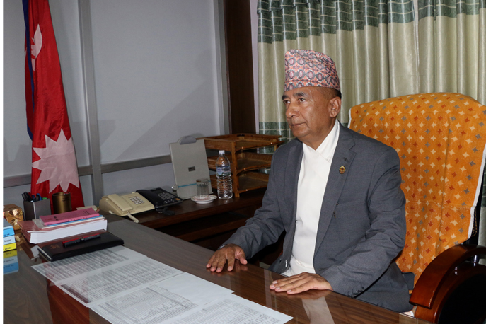 कर प्रणालीमा सुधार गर्ने अर्थमन्त्री कार्कीको प्रतिवद्धता 