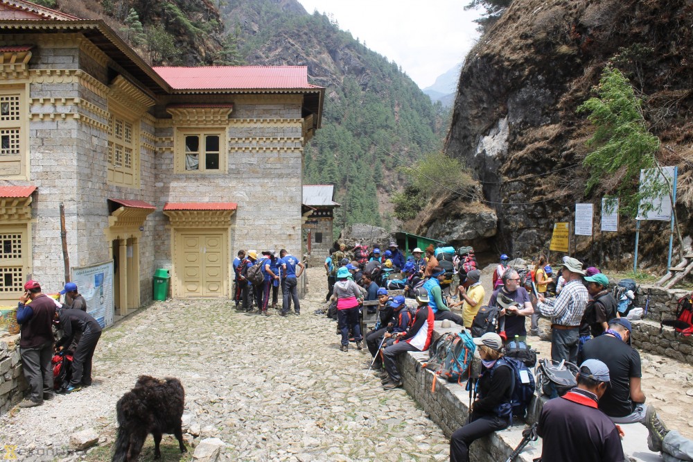 खुम्बुमा चिसो बढेसँगै पर्यटकले भ्रमण छोट्यान थाले 