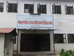सरकारी कर्मचारीको तालः दिउसै मदिरा सेवन गरी सेवाग्राहीसँग पैसाको बार्गेनिङ