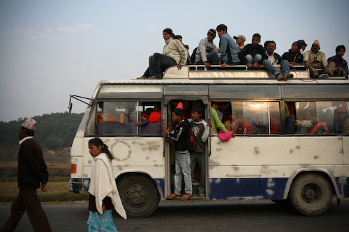 सार्वजनिक यातायातमा सिट क्षमता भन्दा बढी यात्रु राख्न नपाइने