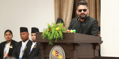 प्रधानमन्त्रीलाई सनग्लास लगाउन चिकित्सककै सिफारिस, संसद सचिवालयलाई पठाए पत्र