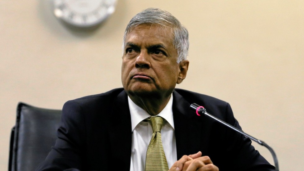 विक्रमासिंघेलाई पुनः स्थापित गर्न श्रीलंकाको संसदको माग